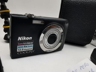 Lote 2 Cámaras Nikon Coolpix + Accesorios