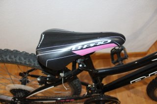Bicicleta niña 24 pulgadas. Buen estado.