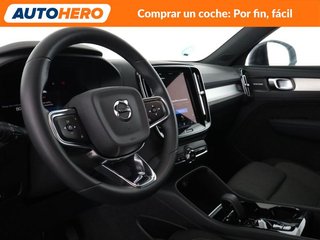 Volvo XC40 2.0 B3 Mild-Hybrid Plus Dark 2WD