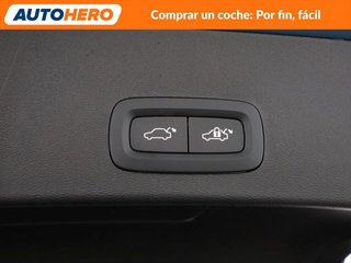 Volvo XC40 2.0 B3 Mild-Hybrid Plus Dark 2WD