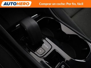 Volvo XC40 2.0 B3 Mild-Hybrid Plus Dark 2WD
