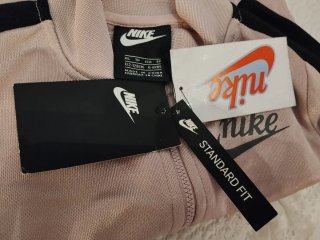 Chaqueta Nike Rosa y Negra