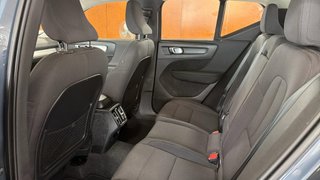 VOLVO XC40 Momentum Pro, T3 automático