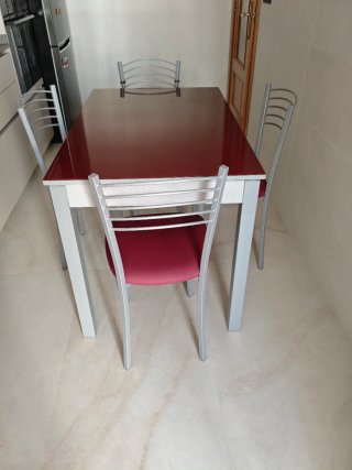 Mesa de cocina cristal y 4 sillas