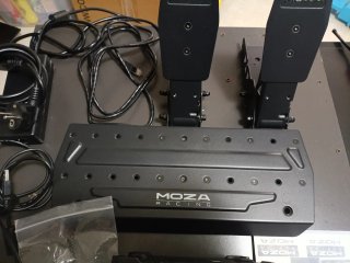 MOZA R5 Servo Base + Pedali