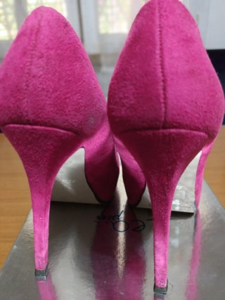 Scarpe con tacco fucsia peep toe