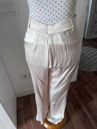 Traje Zara raso beige