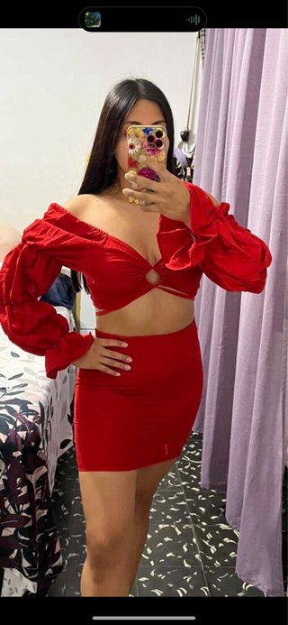 Conjunto falda y top rojo