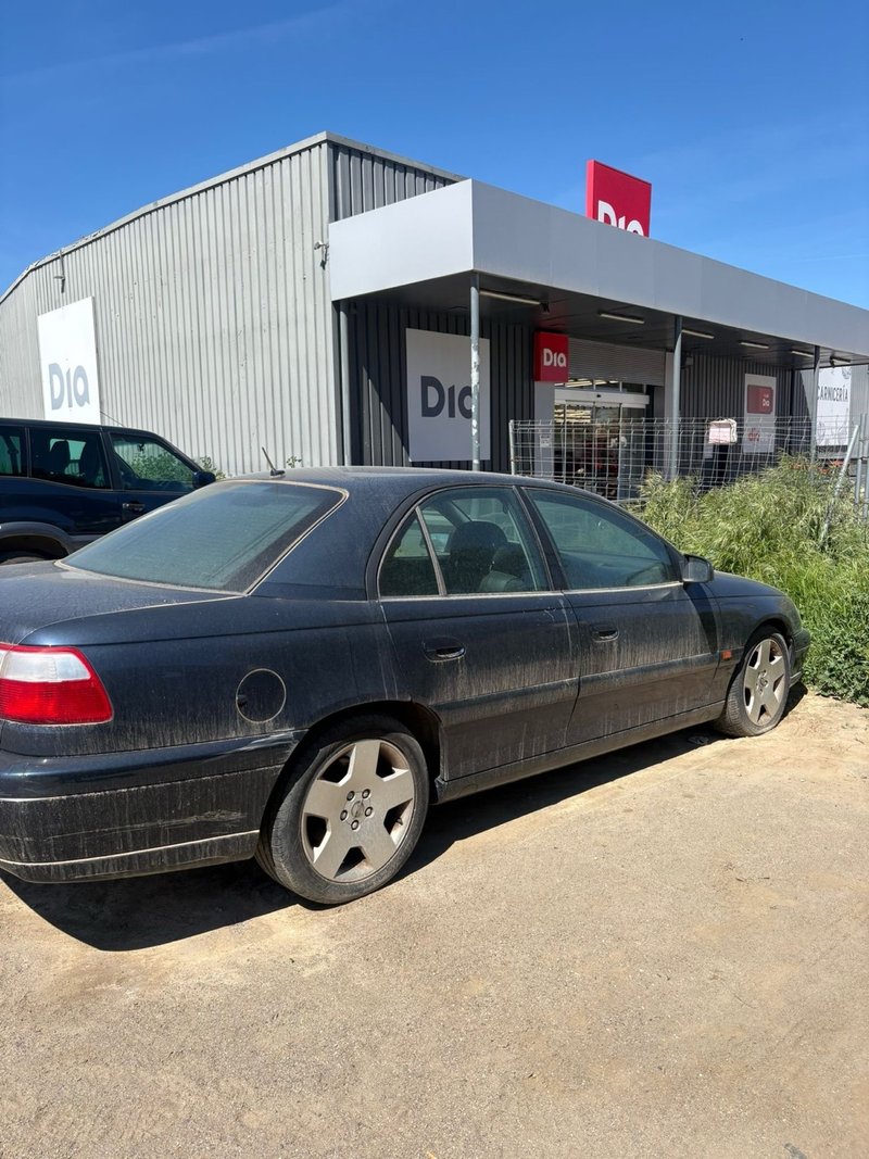Opel Omega 2000 3.0 V6 automatico - foto 1