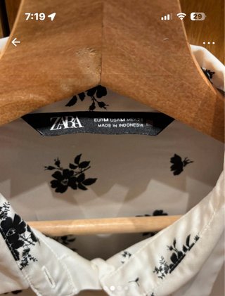 Camisa Zara tacto seda estampada floral