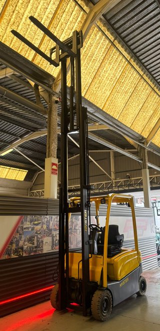 CARRETILLA ELEVADORA OCASION 1600 KG AÑO 2017