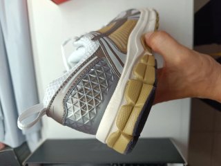 Nike Vomero 5 Scarpe Donna 38.5 Nuove