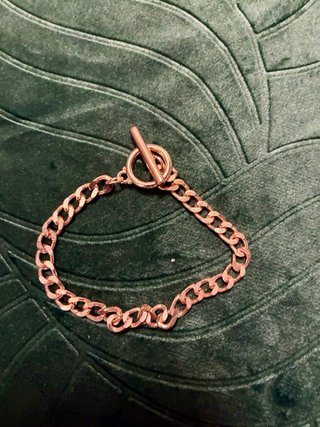 Braccialetto catena dorato con chiusura a T