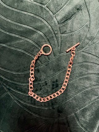 Braccialetto catena dorato con chiusura a T