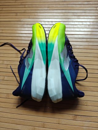 New Balance FuelCell SC Elite v5