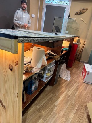 Mostrador expositor madera y LED