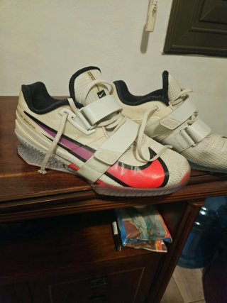 Nike Romaleos 4 SE Beige/Rojo