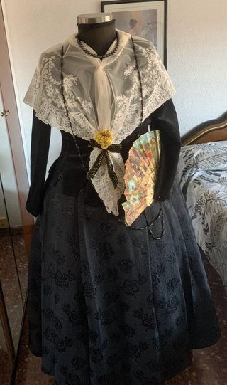 Falda Baturra Negra Brocada cintura de pañal