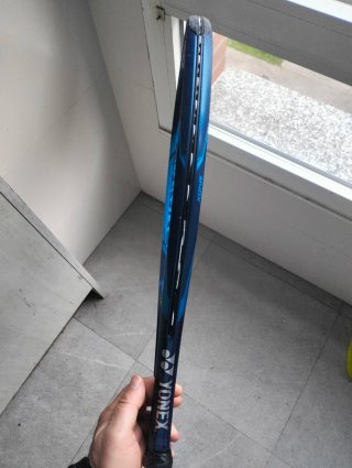 Raqueta Yonex Ezone 100