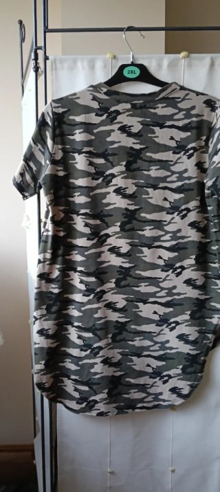 Camiseta camuflaje con bandera USA Talla M