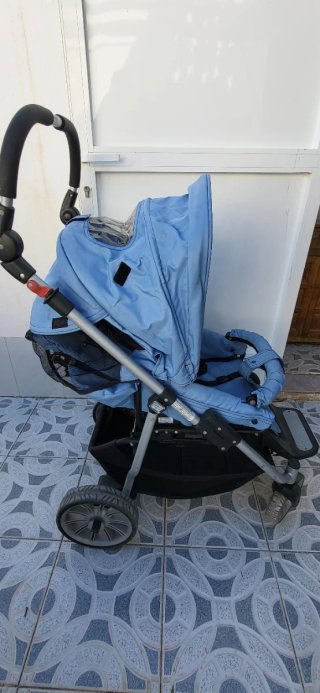 Cochecito azul tipo buggy Mil Palmeras