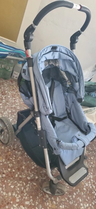 Cochecito azul tipo buggy Mil Palmeras