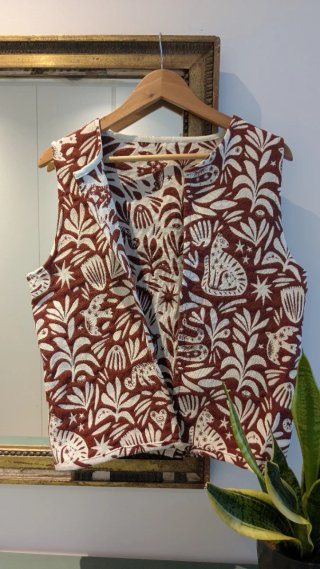 Chaleco hecho a mano estampado