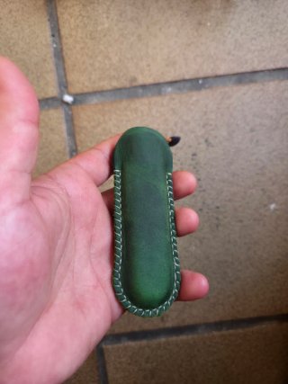Funda de cuero verde