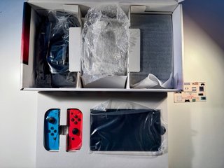 Nintendo Switch Neon Blu/Ros Seriale Basso