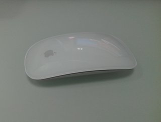 Ratón Apple  Magic Mouse 2 de batería integrada