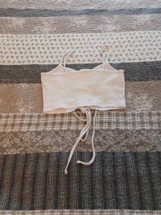 Top donna bianco con laccetto