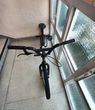 Bicicleta BMX negra