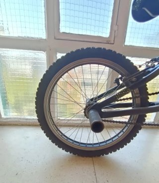 Bicicleta BMX negra