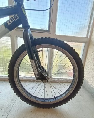 Bicicleta BMX negra