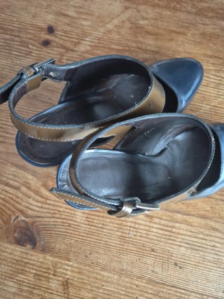 Zapatos de tacón plataforma azul y marrón