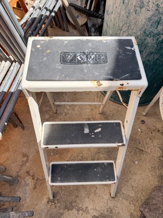 Escalera aluminio 3 peldaños