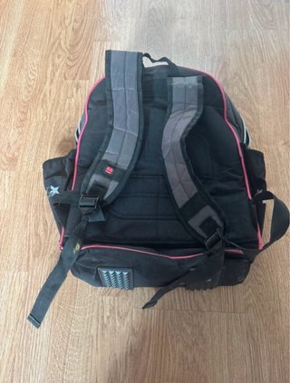 Mochila escolar con 3 cremalleras