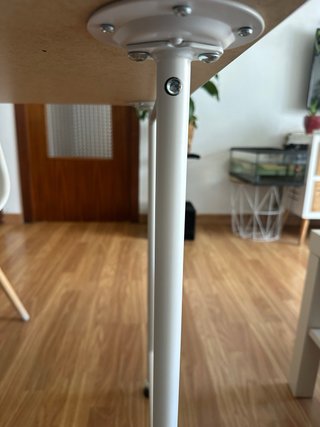 Mesa de escritorio blanca y madera No hago envío -