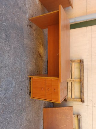 Escritorio madera con cajonera gratis a recoger