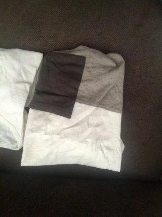 Lote 3 camisetas con bolsillo.2 Pull&Bear 1 Leftie