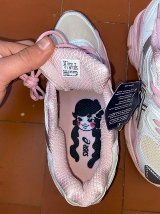 Zapatillas Asics Beige y Rosa