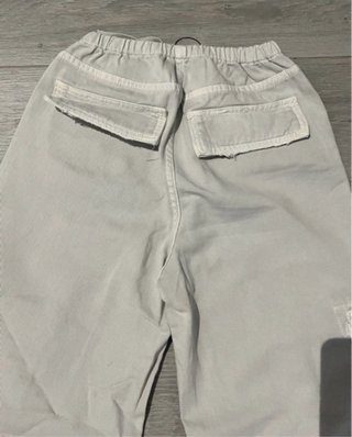 Pantalón cargo gris Zara