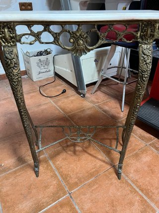 Mesa recibidor antigua mármol y bronce