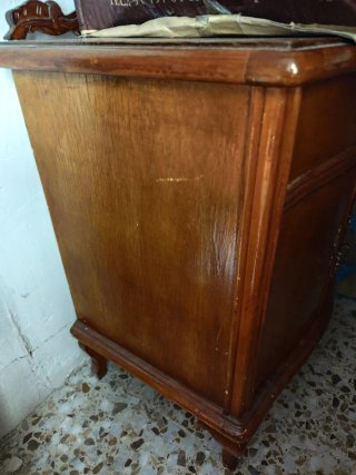 Mesilla de noche vintage de madera