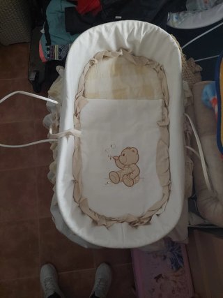 Moisés para bebé con osito bordado