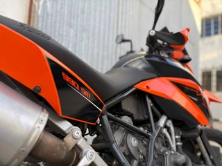 KTM 990 SM Supermoto Naranja/Negra
