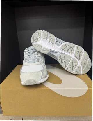 Asics Gel NYC Talla 40 Blanco Gris Perla