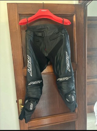 Mono de cuero RST casi nuevo