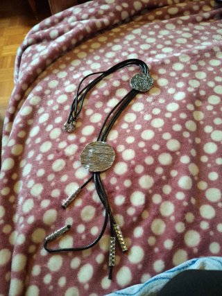 Collana con pendente geometrico