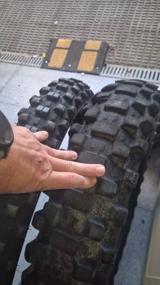 Juego Neumáticos Michelin Tracker Usados